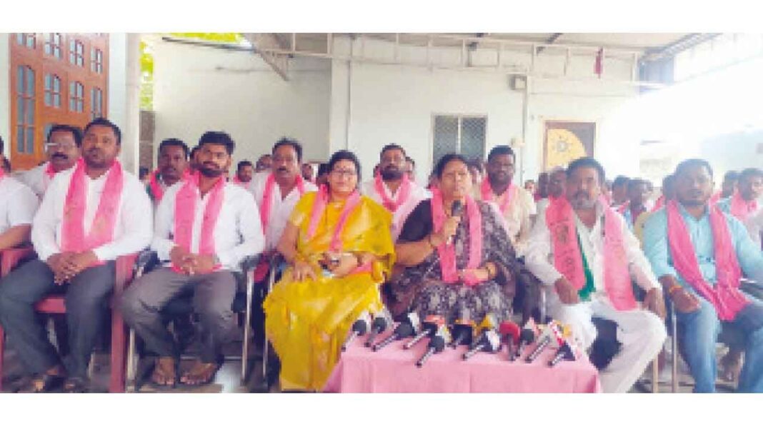 మైనర్ బాలికపై వేధింపుల కేసులో జవాబుదారీతనం ఉండాలని కోవా లక్ష్మి డిమాండ్ చేశారు
– PARAHUSHAR NEWS