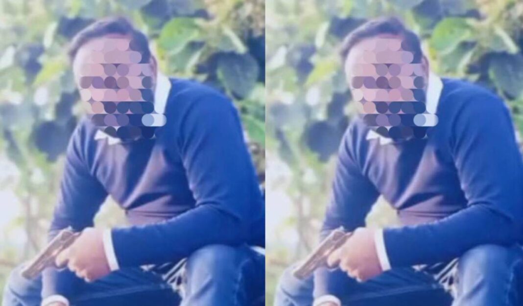 ఏఐ రూపొందించిన తుపాకీ పోస్టు ద్వారా ప్రజలను భయభ్రాంతులకు గురి చేస్తున్న రౌడీషీటర్ను ఆదిలాబాద్ పోలీసులు పట్టుకున్నారు.
– PARAHUSHAR NEWS