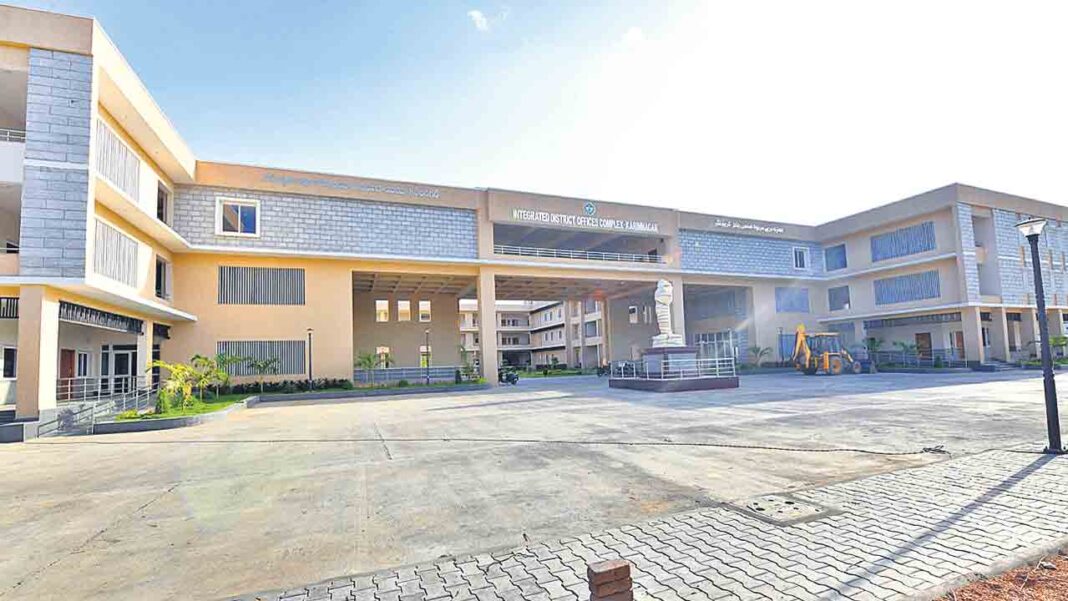 KCR’s administration building is ready.. Mustabu in Karimnagar with modern touches
– PARAHUSHAR NEWS