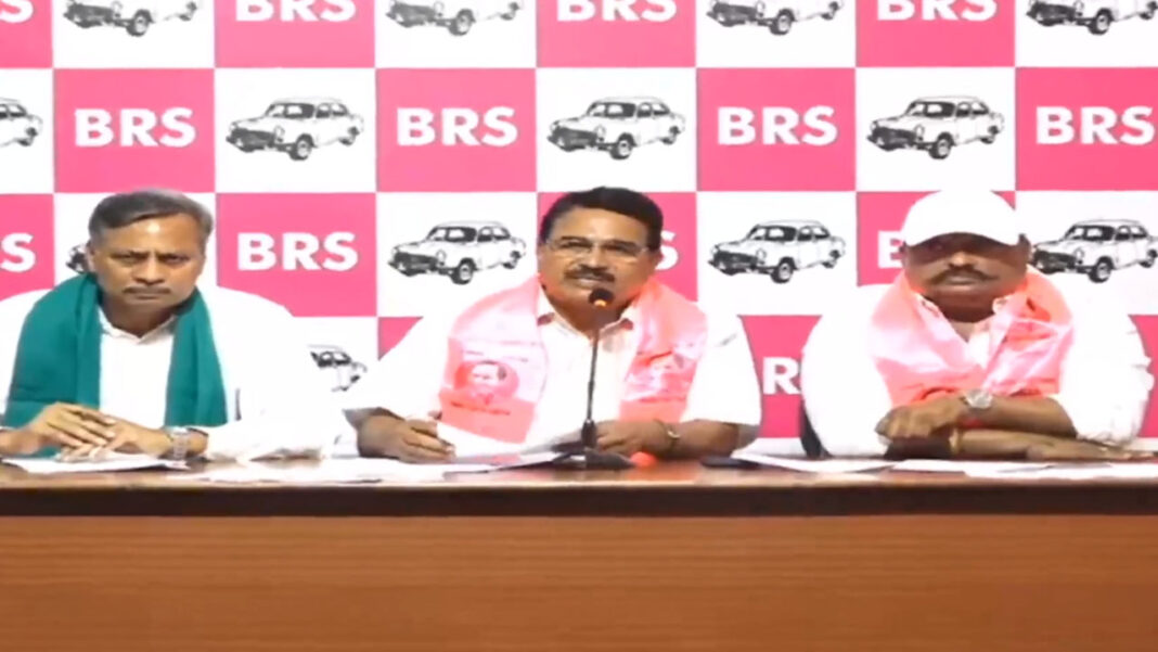Niranjan Reddy Congress govt that cheated farmers has no right to rule: Ex minister Niranjan Reddy-Namasthe Telangana
– PARAHUSHAR NEWS