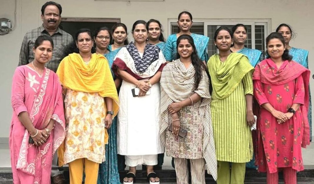 నిర్మల్ షీ టీమ్ తెలంగాణ అగ్రస్థానంలో నిలవగా, సిబ్బందిని ఎస్పీ అభినందించారు
– PARAHUSHAR NEWS