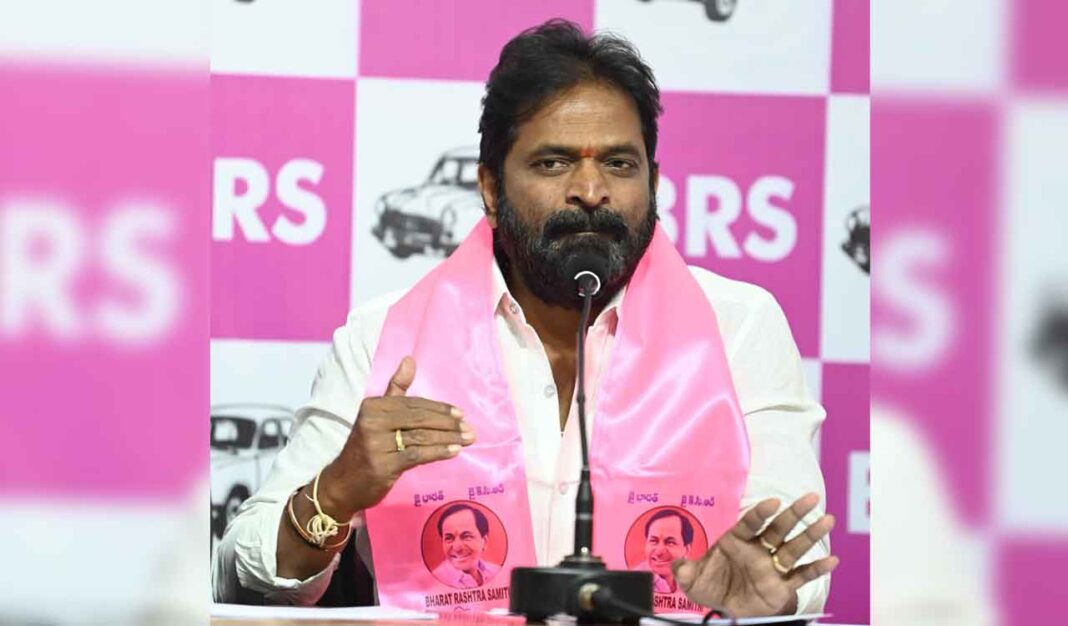 తెలంగాణ ఉద్యోగులు, పెన్షనర్లకు హెల్త్ కార్డుల జాప్యంపై శ్రీనివాస్ గౌడ్ మండిపడ్డారు
– PARAHUSHAR NEWS