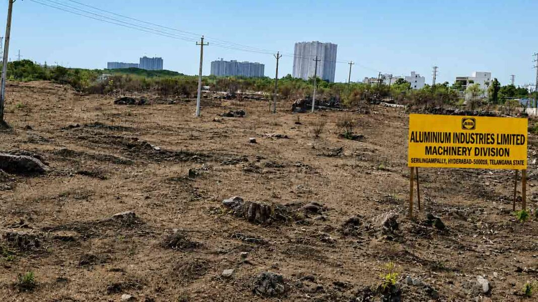 ALIND Lands | Hilt danda in Alind lands.. Bhubakasurus eyed on 118 acres in Gopanpally-Namasthe Telangana
– PARAHUSHAR NEWS