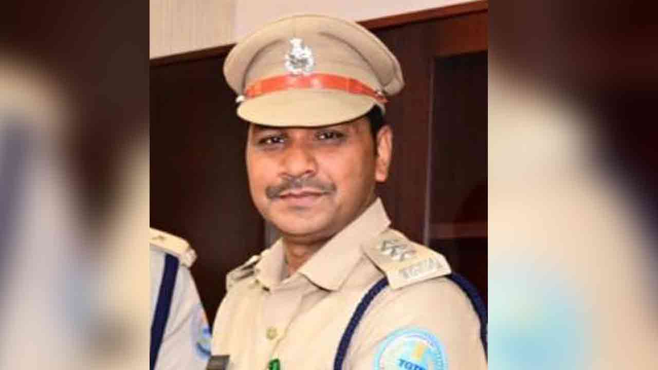 RTO Venkanna | A comprehensive inquiry should be conducted into the death of RTO Venkanna: V. Lacchi Reddy