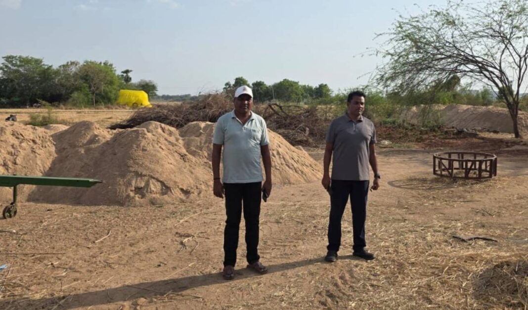 కరీంనగర్లో అక్రమ ఇసుక డంప్లను టాస్క్ఫోర్స్ పోలీసులు పట్టుకున్నారు
– PARAHUSHAR NEWS