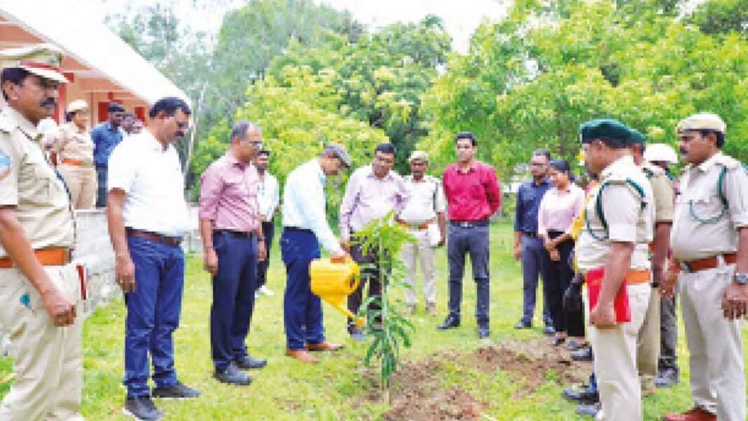 అటవీ శాఖ అధికారులు, ITC స్థిరమైన devpt గురించి చర్చిస్తారు
