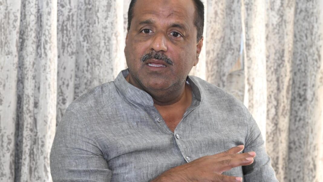 అసెంబ్లీ స్పీకర్ పదవికి రాజీనామా చేసిన యూటీ ఖాదర్ మంత్రి పదవికి సిద్ధమయ్యారు
– PARAHUSHAR NEWS