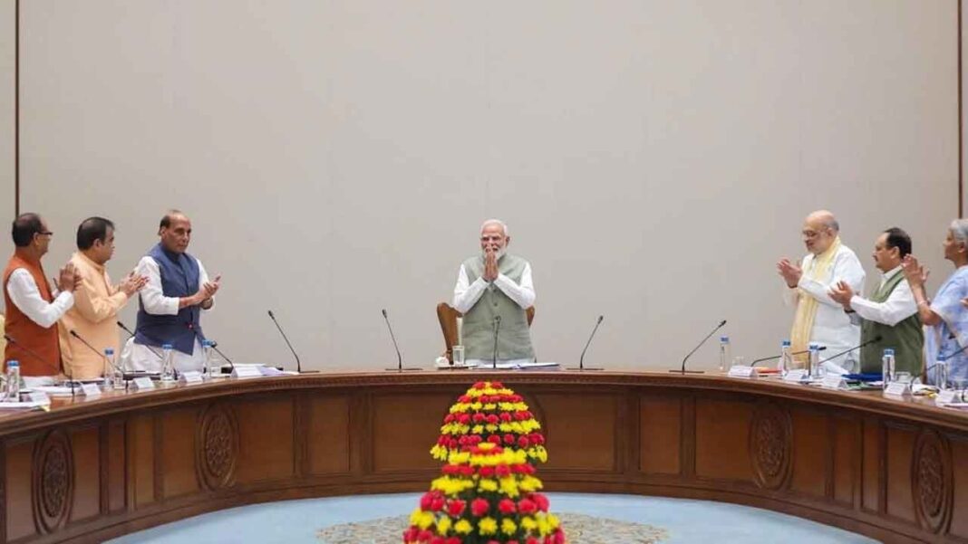 ఎక్కువ కాలం పనిచేసిన PM: ‘అసమానమైన అంకితభావం’
– PARAHUSHAR NEWS