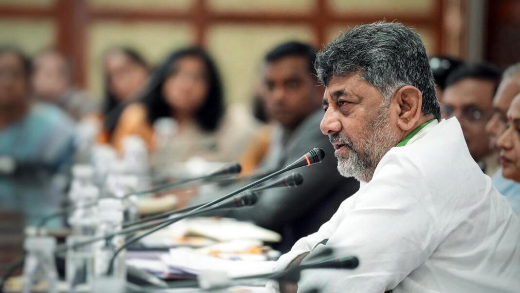 కర్ణాటక కేబినెట్‌లోని 14 మంది మంత్రుల్లో 13 మంది కోటీశ్వరులు; క్రిమినల్ కేసులు ఎదుర్కొంటారు
