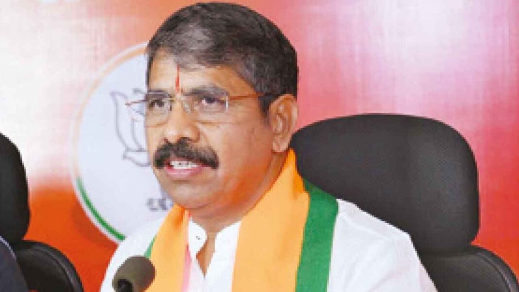 ఖమ్మం: చర్యలు తీసుకోవాలని బీజేపీ డిమాండ్‌ చేసింది

