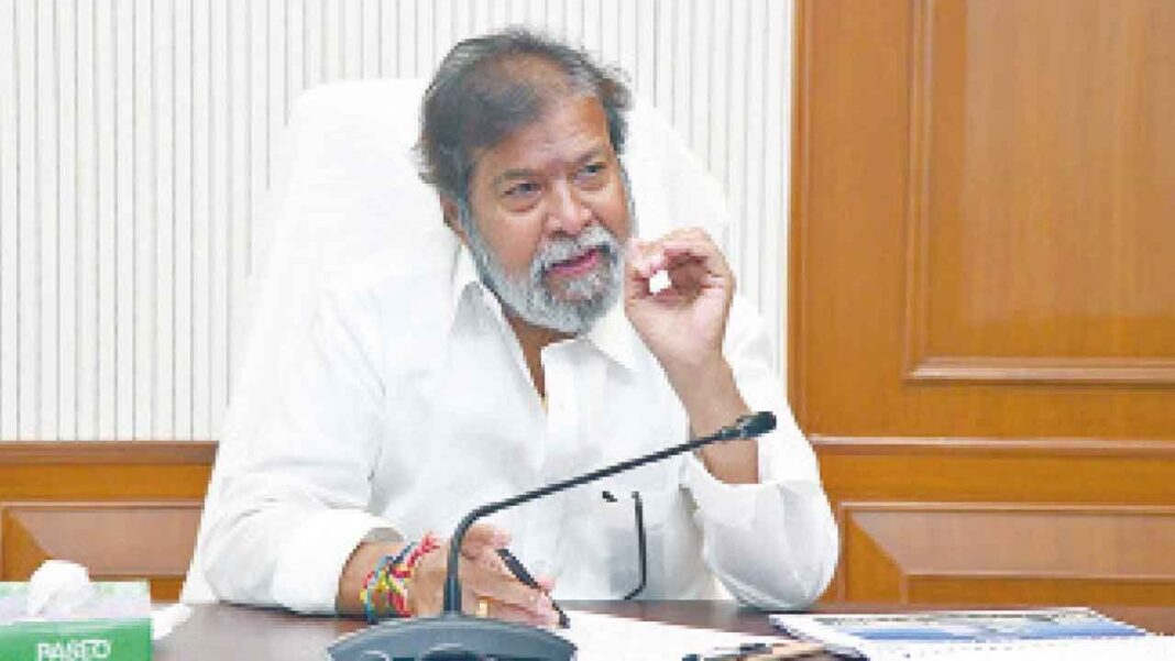 మారుమూల గిరిజన ప్రాంతాలకు సమాన వైద్య సదుపాయం కల్పించాలని రాజనర్సింహ ఆదేశించారు
– PARAHUSHAR NEWS