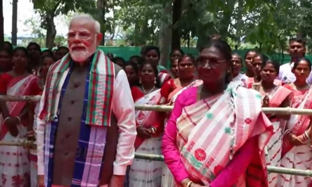 ముర్ము, మోదీ గిరిజనుల పవిత్ర స్థలాల్లో ప్రార్థనలు చేశారు
– PARAHUSHAR NEWS