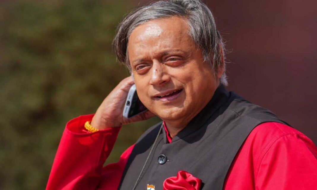 శశి థరూర్ ప్రధాని మోదీ నాయకత్వం మరియు మౌలిక సదుపాయాల విజయాలను ప్రశంసించారు మరియు ప్రజాస్వామ్య సంస్థల గురించి ఆందోళనలను హైలైట్ చేశారు
