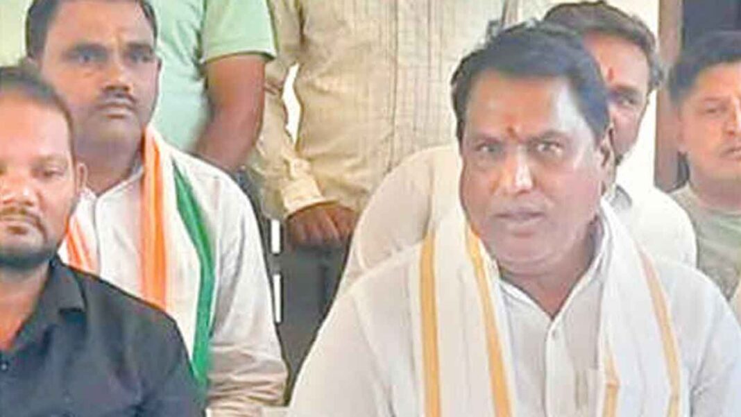 సంక్షేమ శాఖలో అవినీతి ఆరోపణలను అడ్లూరి ఖండించారు
