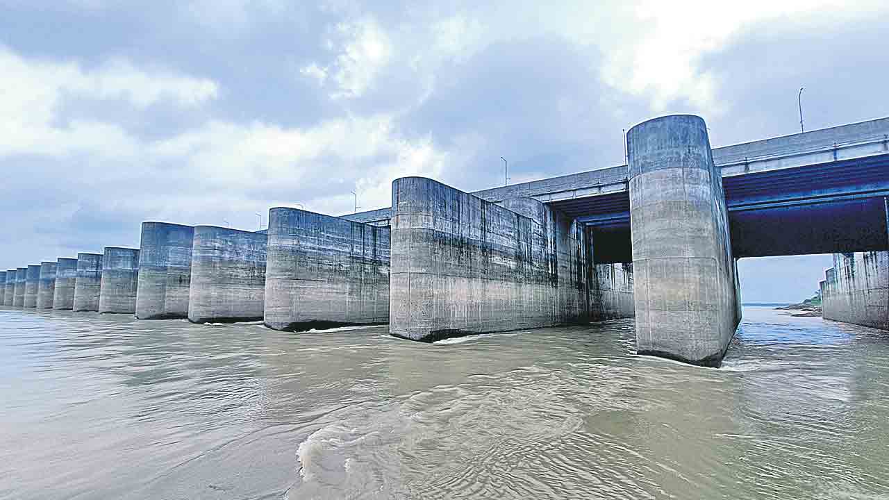 63,900 cusecs flood to Madigadda