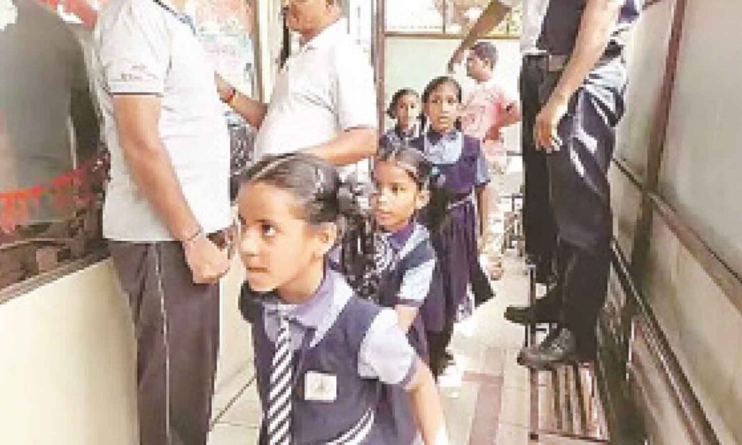 774 పాఠశాలలు భద్రతా లోపాలతో గుర్తించబడ్డాయి; చాలా వరకు ప్రైవేట్
– PARAHUSHAR NEWS