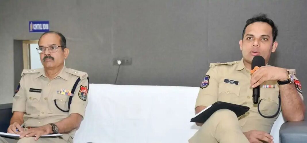 CP ఆలం లా & ఆర్డర్‌ని సమీక్షించారు, సైంటిఫిక్ పోలీసింగ్‌ను నొక్కి చెప్పారు
