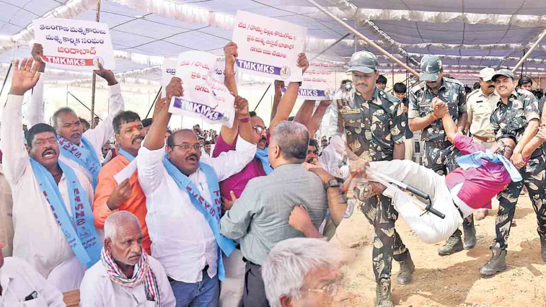 మంత్రి శ్రీహరికి నిరసన.. కోహెడ పర్యటనలో చేదు అనుభవం