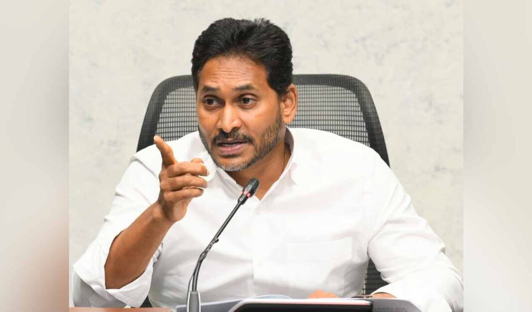 'సహకారం లేకుండా క్రెడిట్': భోగాపురం ఎయిర్‌పోర్ట్ క్రెడిట్‌ను ఏపీ సీఎం నాయుడు దొంగిలించారని జగన్ ఆరోపించారు
