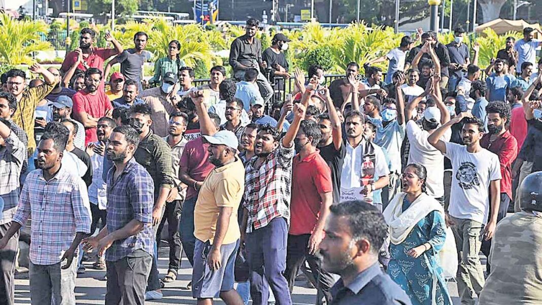 Job Notifications | The government has given hundreds of vacancies.
– PARAHUSHAR NEWS