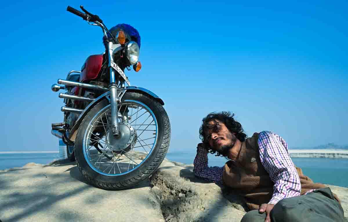 మహర్షి తుహిన్ కశ్యప్ యొక్క కోక్ కోక్ కోకూక్ బుసాన్ ఇంటర్నేషనల్ ఫిల్మ్ ఫెస్టివల్లో ప్రీమియర్ చేయబడింది. మహర్షి తుహిన్ కశ్యప్ యొక్క కోక్ కోక్ కోకూక్ బుసాన్ ఇంటర్నేషనల్ ఫిల్మ్ ఫెస్టివల్లో ప్రీమియర్ చేయబడింది.
