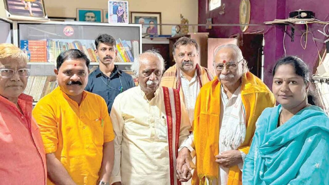 MISA సహ ఖైదీని సందర్శించిన బండారు దత్తాత్రేయ
