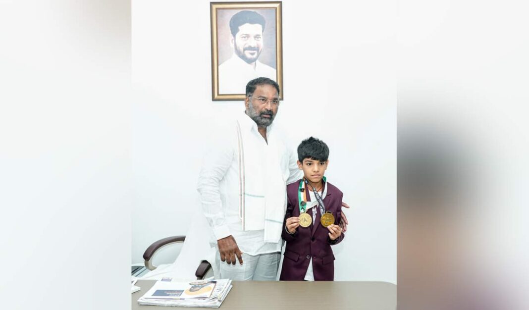 సిద్దిపేట పర్వతారోహకుడు విహాన్‌రామ్‌కు అండగా ఉంటామని క్రీడా మంత్రి ప్రతిజ్ఞ చేశారు
