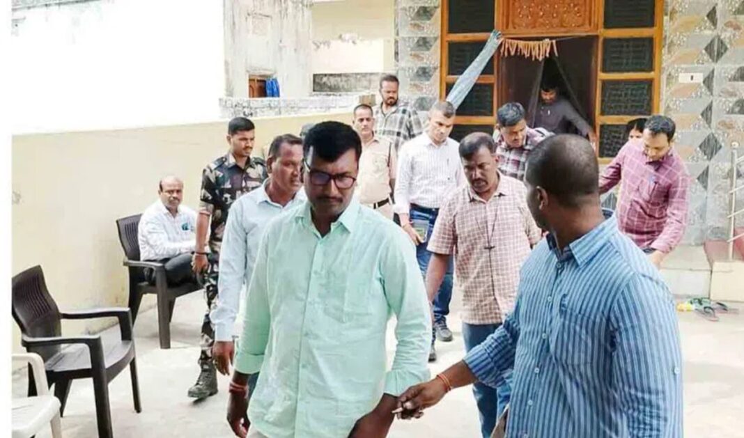 పెద్దపల్లిలో రూ.2 లక్షలు లంచం తీసుకుంటుండగా మున్సిపల్ ఇంజనీర్ అరెస్ట్
– PARAHUSHAR NEWS