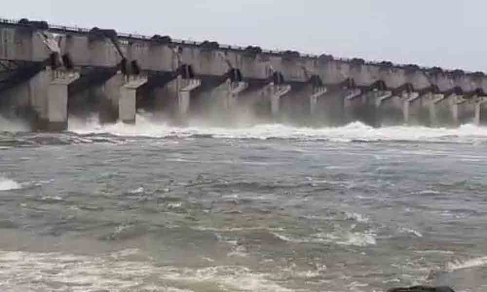 Tension at Pulichintala Genco Project-Namasthe Telangana
– PARAHUSHAR NEWS