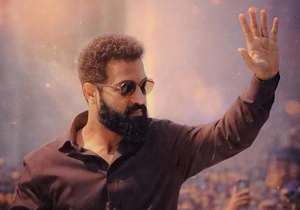 ఊహించని ట్విస్ట్.. సంచలన ప్రకటన చేసిన ‘రా ఎన్టీఆర్’ టీమ్.!
– PARAHUSHAR NEWS