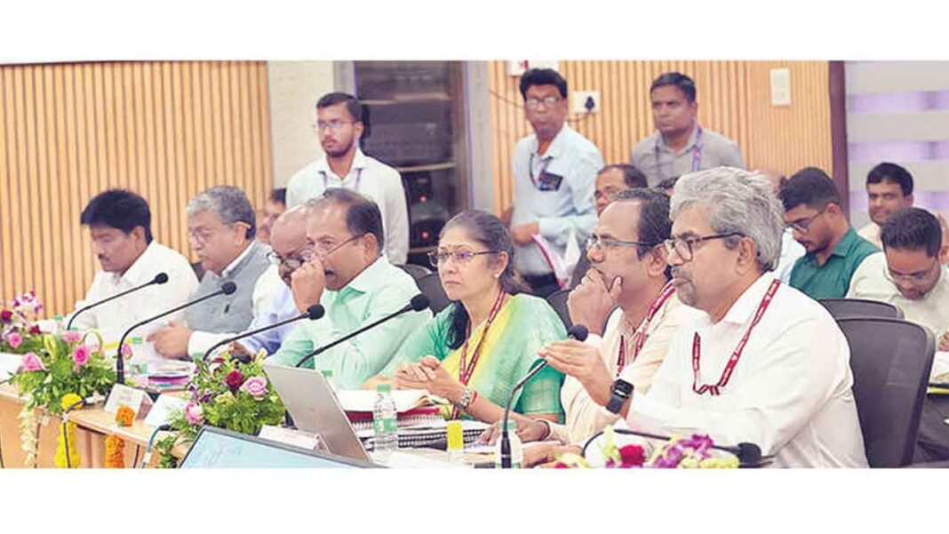 SCR GM మహారాష్ట్ర ఎంపీలతో రైలు ప్రాజెక్టులపై సమీక్షించారు
