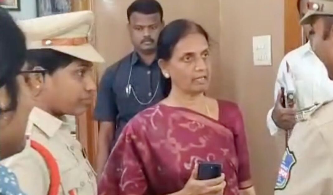 యువసంగ్రామ సదస్సుకు హైకోర్టు అనుమతి ఉన్నప్పటికీ బీఆర్ఎస్ నేతలను గృహనిర్బంధంలో ఉంచారు
– PARAHUSHAR NEWS