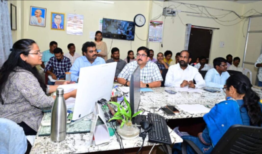మెదక్లో ఎస్ఐఆర్ ఎన్యుమరేషన్ ఫారమ్లను 86 శాతం డిజిటలైజేషన్ పూర్తి చేసింది
– PARAHUSHAR NEWS