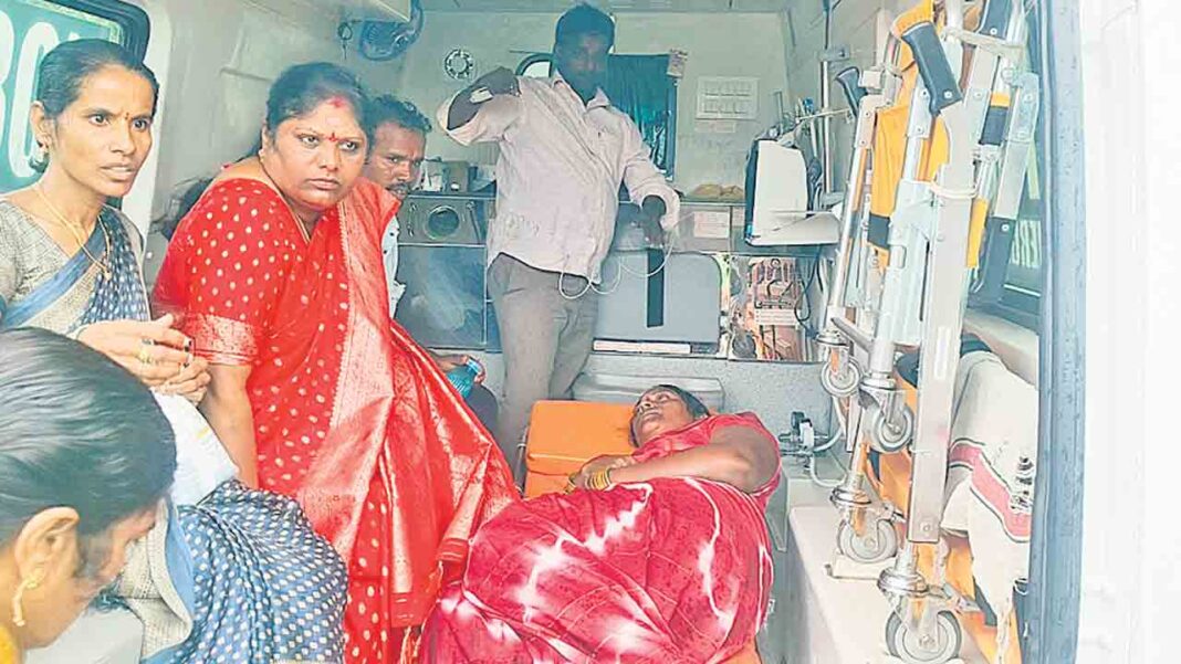 గురుకుల అటెండర్‌ ఆత్మహత్యాయత్నం.. ప్రిన్సిపాల్‌ వేధింపులే కారణం!