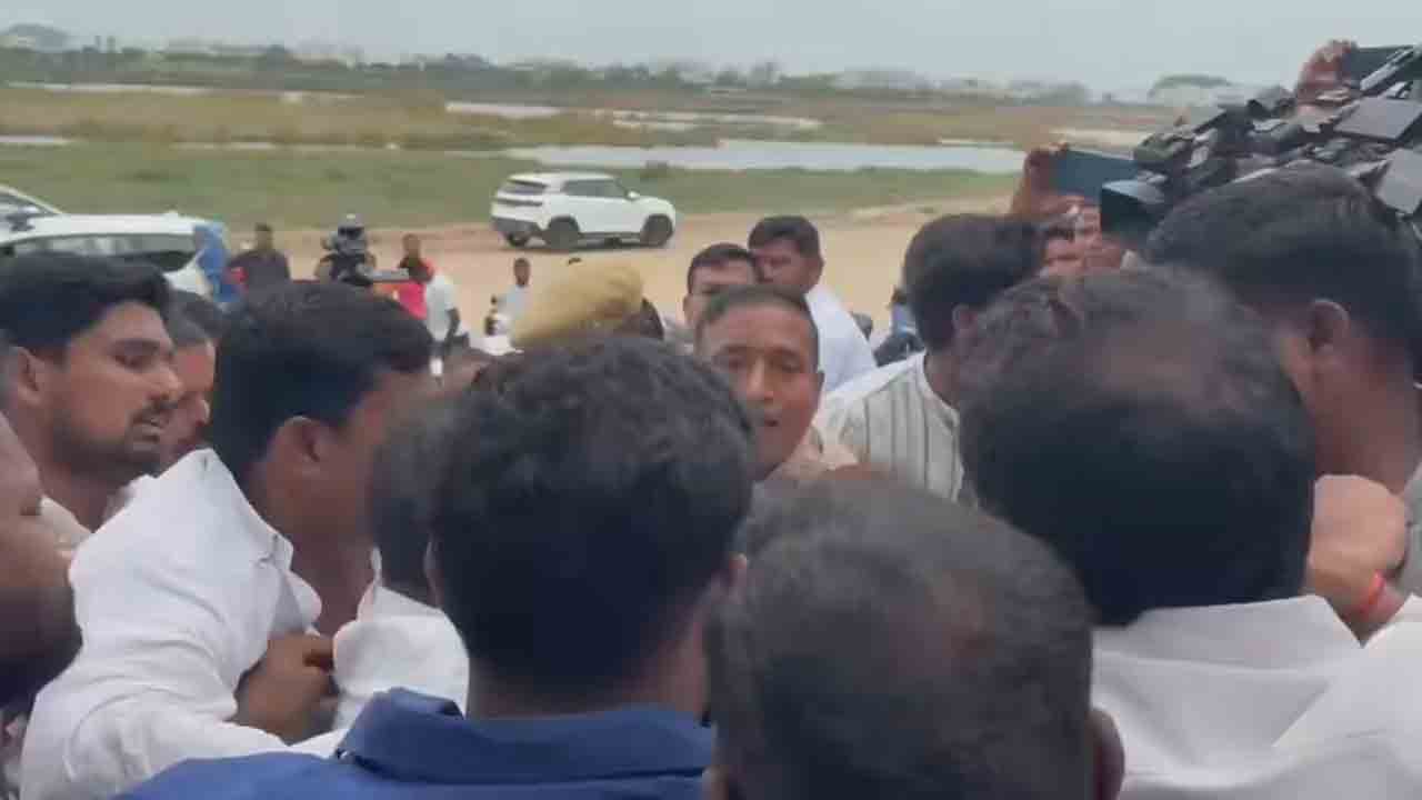 Bhadrakali Temple | BRS leaders arrested..Tension at Warangal Bhadrakali Temple: Video