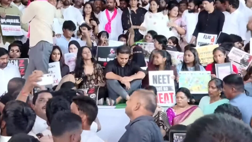 BRSV fight at Indira Park.. KTR attended in black shirt-Namasthe Telangana
– PARAHUSHAR NEWS
