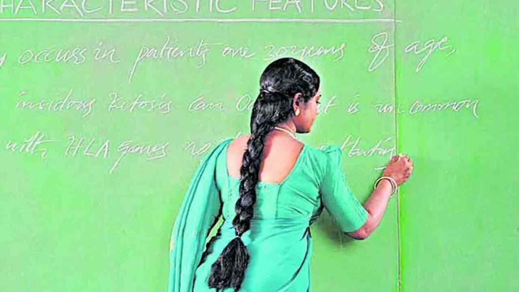శాశ్వత బదిలీల యాక్ట్‌ రూపొందించాలి: ఎస్టీయూ