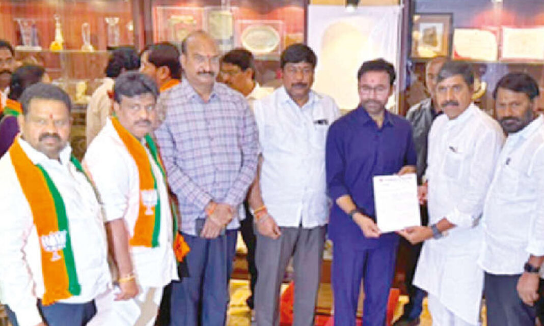 కిషన్ సహాయం కోరుతున్న ఖమ్మం బీజేపీ నేతలు
– PARAHUSHAR NEWS