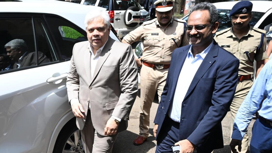 కేరళ హైకోర్టు న్యాయశాఖ బృందం తిరువనంతపురంలోని మానసిక ఆరోగ్య కేంద్రాన్ని తనిఖీ చేసింది
– PARAHUSHAR NEWS