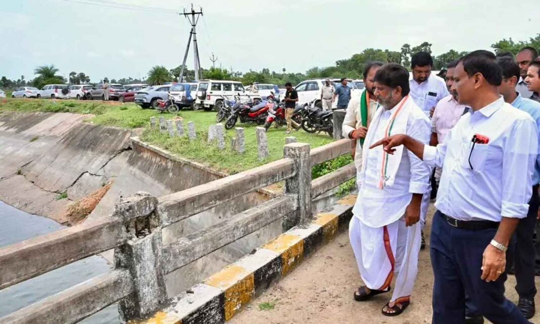 ఖమ్మంలో నీటి నిర్వహణపై భట్టి సమీక్షించారు
– PARAHUSHAR NEWS