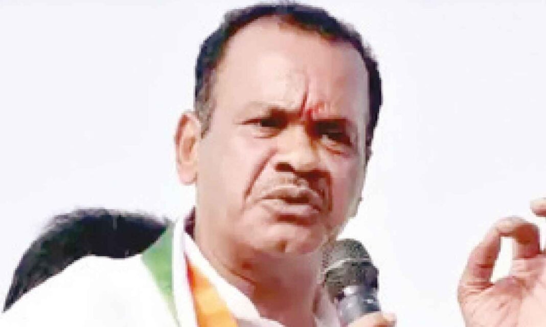 జర్మనీలో చదువుకునేందుకు కోమటిరెడ్డి విద్యార్థికి రూ.10 లక్షల సాయం అందించారు
– PARAHUSHAR NEWS