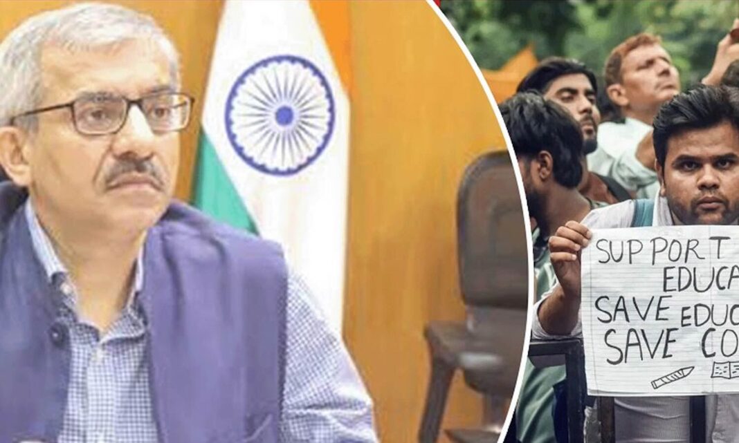 నీట్ పేపర్ లీక్‌పై కొనసాగుతున్న నిరసనల మధ్య విద్యాశాఖ కార్యదర్శి వినీత్ జోషిని భర్తీ చేశారు
