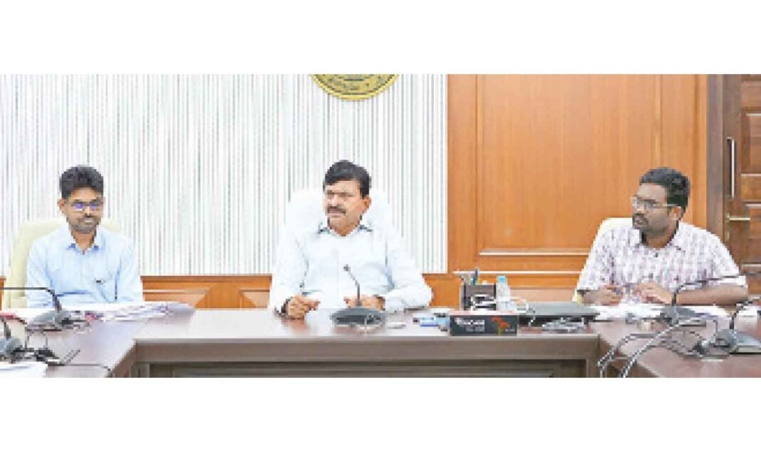భూ రీ సర్వేతోనే భూ వివాదాలు సమసిపోతాయి: పొంగులేటి
– PARAHUSHAR NEWS