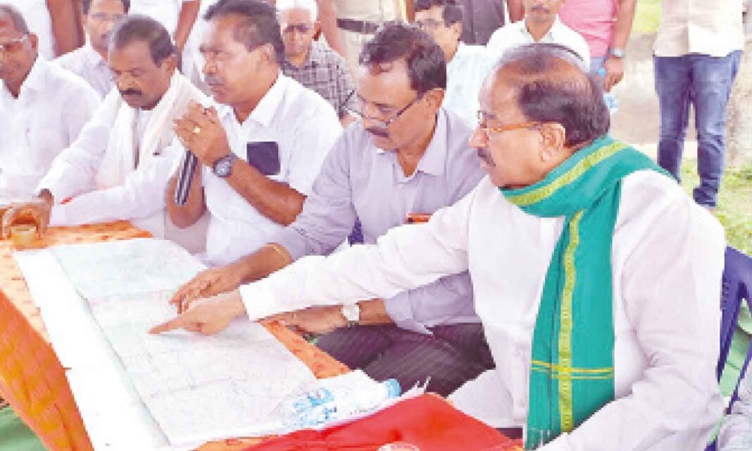 మున్ముందు తీవ్ర కరువు పరిస్థితులు ఉంటాయని తుమ్మల నాగేశ్వరరావు హెచ్చరించారు
– PARAHUSHAR NEWS