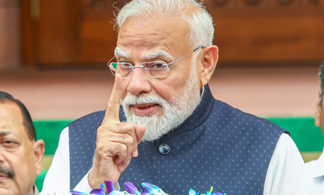 యువత భవిష్యత్తు కంటే ఏదీ ముఖ్యం కాదని పేపర్ లీకేజీలపై ప్రధాని మోదీ ట్వీట్ చేశారు
