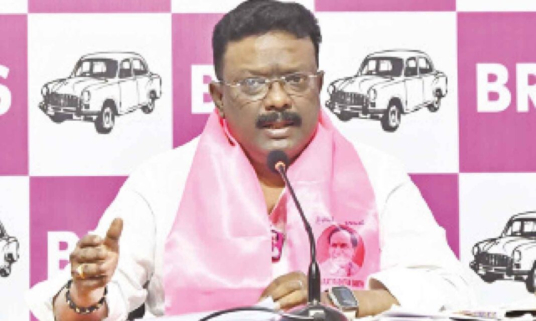 యువతకు న్యాయం జరగాలి, దూషణలకు కాదు: దాసోజు
