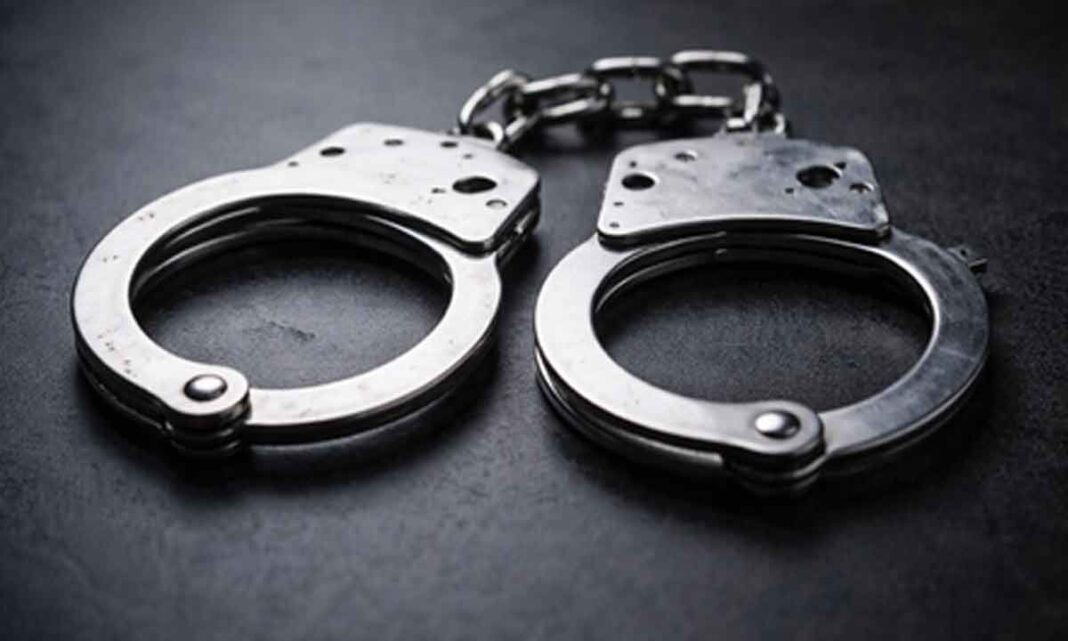 లంచం తీసుకుంటుండగా ప్రిన్సిపాల్‌ అరెస్ట్‌
