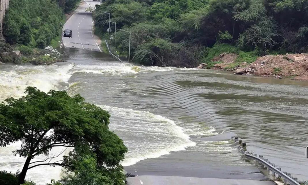 వర్షాల మధ్య హైదరాబాద్‌లోని మూసీ నదికి ఇన్‌ఫ్లో పెరిగింది
