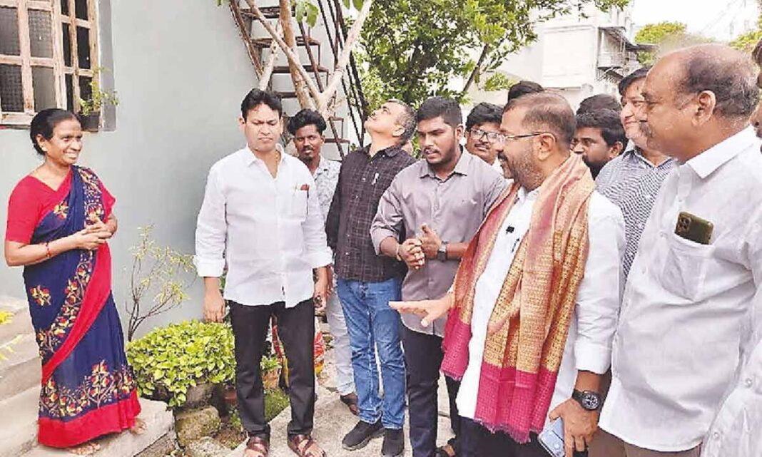 సంక్షేమ డెలివరీని పెంచడానికి నైని ఇంటెన్సివ్ ఇంటింటి సర్వేను నిర్వహిస్తున్నారు
– PARAHUSHAR NEWS