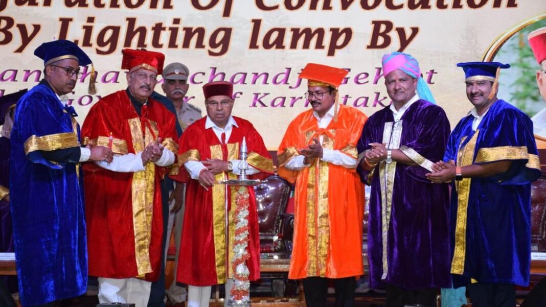 సంప్రదాయం మరియు సాంకేతికత సమన్వయం అవసరమని గవర్నర్ నొక్కి చెప్పారు
– PARAHUSHAR NEWS